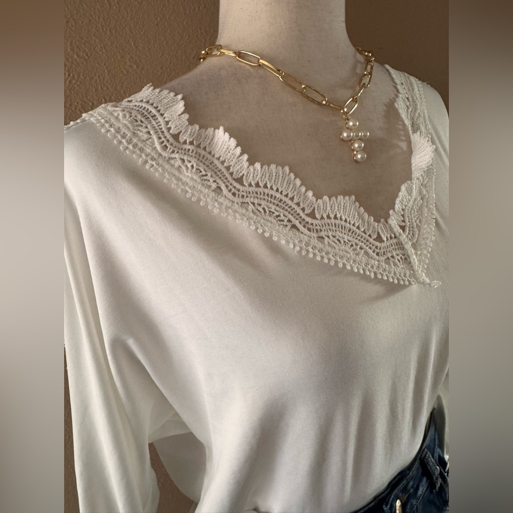 White Lace Trim V-Neck Women's Top - Picture 13 of 13